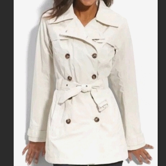 The North Face Cream HyVent Waterproof Trench Coat - Picture 1 of 16